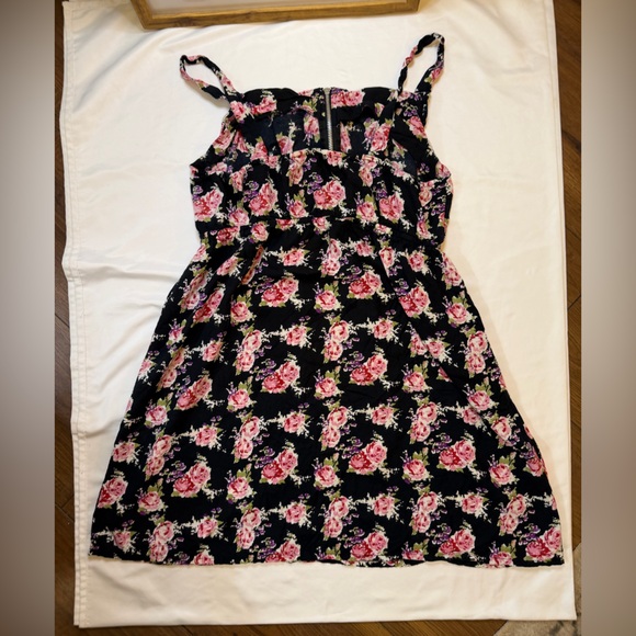 She’s Cool size XL black floral mini dress - Picture 3 of 6